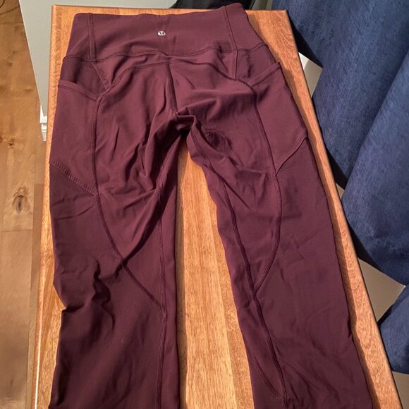 Lulu 3/4 length (capri) compression leggings - Picture 2 of 3